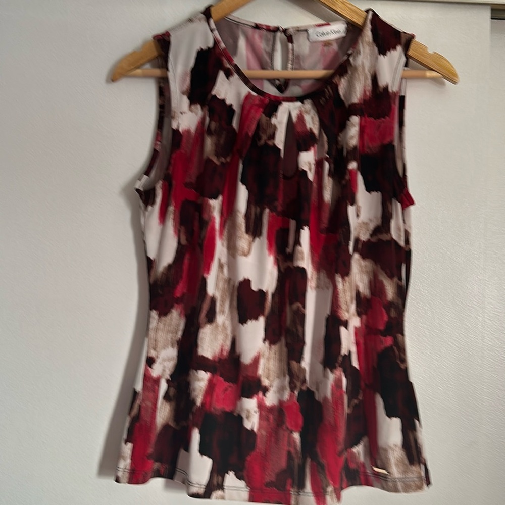 Sleeveless knit top